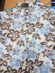 Billabong Aloha Shirt, Button up, white/brown/blue floral pattern.